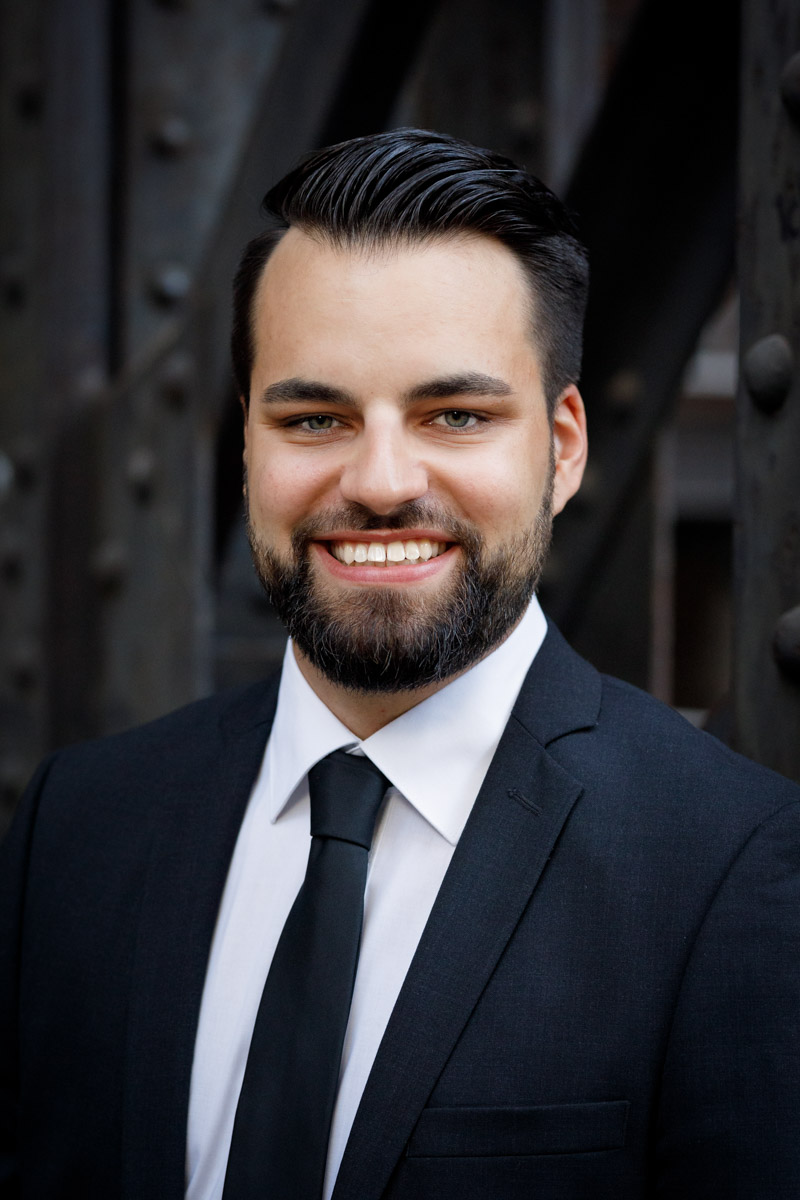 Authentisches Mitarbeiterporträt in der Natur on Location in NRW für Presse und Social Media.