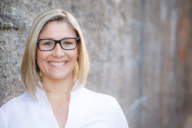 Authentisches Mitarbeiterporträt in der Natur on ocation in NRW für Presse und Social Media.