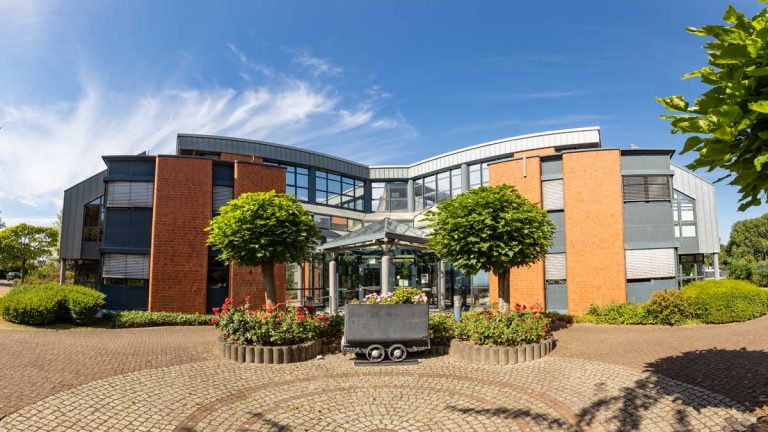 Erfahrener Industriefotograf aus NRW – authentische und präzise Unternehmensfotografie im Ruhrgebiet und deutschlandweit. Spezialisiert auf Industrie, Technik und Business-Aufnahmen für starke Markenauftritte und visuelles Storytelling