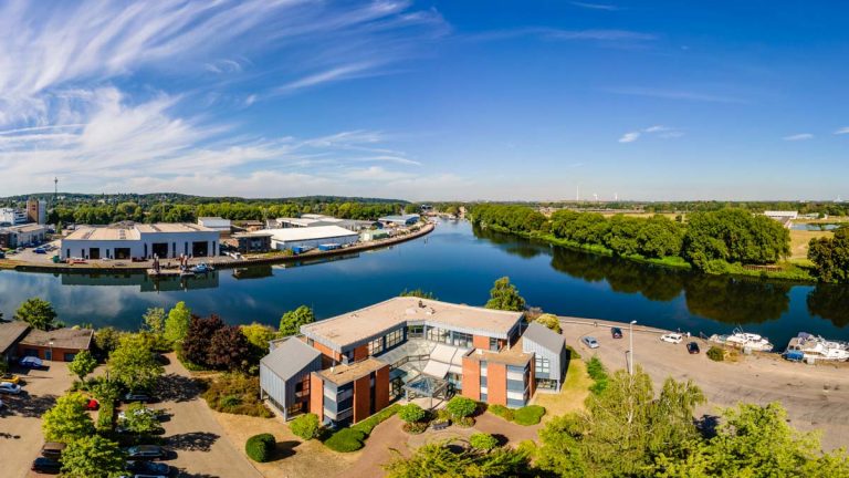 Erfahrener Industriefotograf aus NRW – authentische und präzise Unternehmensfotografie im Ruhrgebiet und deutschlandweit. Spezialisiert auf Industrie, Technik und Business-Aufnahmen für starke Markenauftritte und visuelles Storytelling