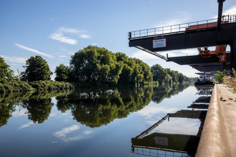 Erfahrener Industriefotograf aus NRW – authentische und präzise Unternehmensfotografie im Ruhrgebiet und deutschlandweit. Spezialisiert auf Industrie, Technik und Business-Aufnahmen für starke Markenauftritte und visuelles Storytelling