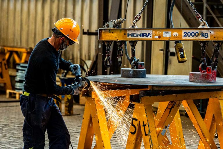 Erfahrener Industriefotograf aus NRW – authentische und präzise Unternehmensfotografie im Ruhrgebiet und deutschlandweit. Spezialisiert auf Industrie, Technik und Business-Aufnahmen für starke Markenauftritte und visuelles Storytelling