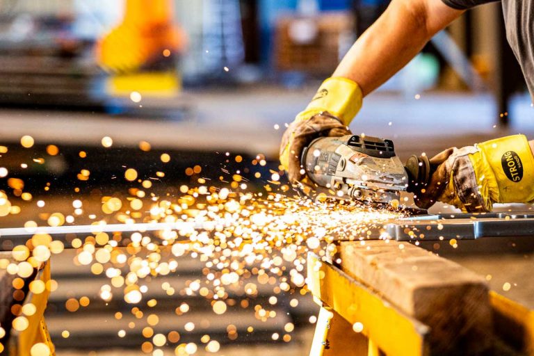 Erfahrener Industriefotograf aus NRW – authentische und präzise Unternehmensfotografie im Ruhrgebiet und deutschlandweit. Spezialisiert auf Industrie, Technik und Business-Aufnahmen für starke Markenauftritte und visuelles Storytelling