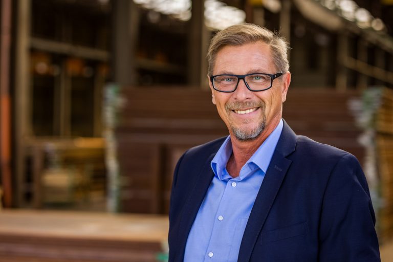 Erfahrener Industriefotograf aus NRW – authentische und präzise Unternehmensfotografie im Ruhrgebiet und deutschlandweit. Spezialisiert auf Industrie, Technik und Business-Aufnahmen für starke Markenauftritte und visuelles Storytelling