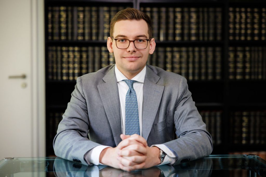 Professionelles Anwaltsportrait in der Kanzlei Versteeg, Krefeld