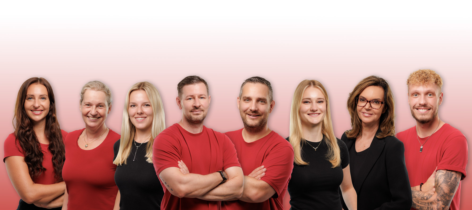 Gruppenfoto eines Physiotherapie-Teams aus Einzelporträts zusammengesetzt, in mehreren Hintergrundvarianten